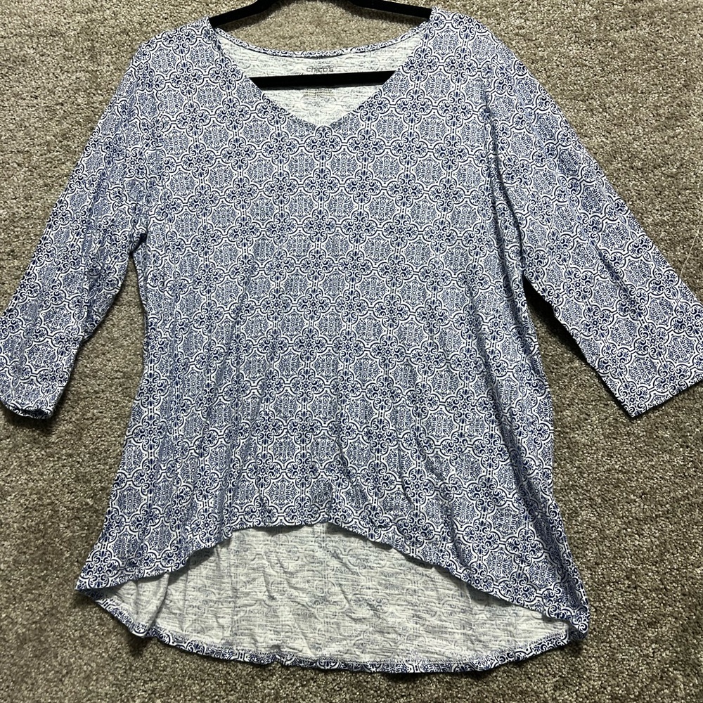 Chicos The Ultimate Tee Women's Blue White Print 3/4 Sleeve V-neck Shirt Size 2
